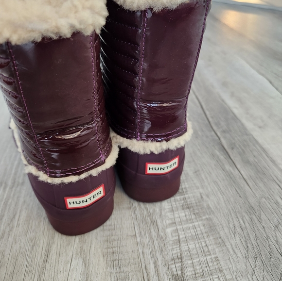 Hunter Snow Purple /  Burgundy Glossy Boots with Fur Lining size 6 - Picture 5 of 11